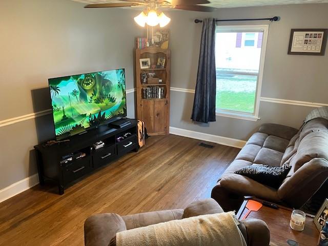 117 Willow St N, Cowan, TN 37318 - living area featuring a ceiling fan and wood finished floors