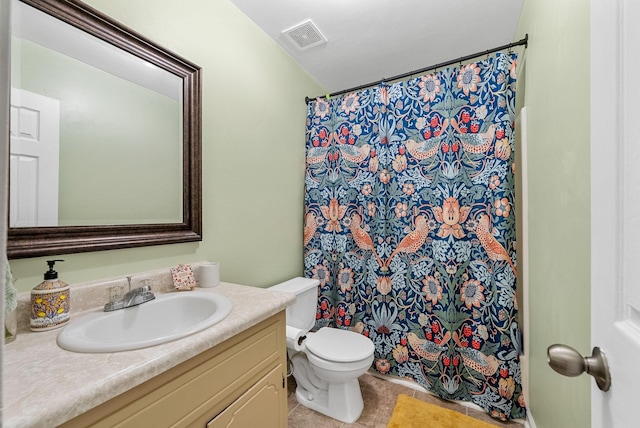 178 Miranda Rd, Cadiz, KY 42211 - bathroom with vanity and a shower with curtain