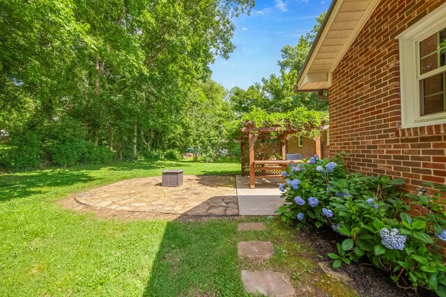 116 Skyview Dr, Columbia, TN 38401 - view of green lawn featuring a patio