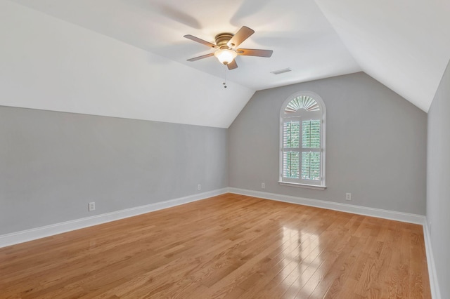 2910 Chaucer Dr, Murfreesboro, TN 37129 - bonus room featuring vaulted ceiling, light wood-style floors, and ceiling fan