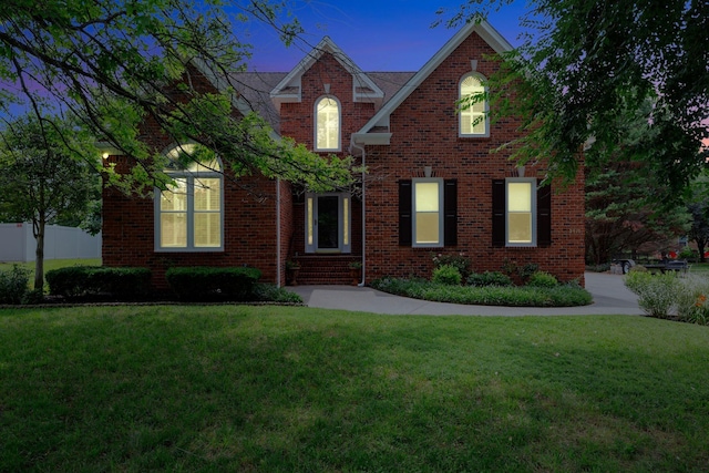 2910 Chaucer Dr, Murfreesboro, TN 37129 - traditional-style home featuring a front yard and brick siding