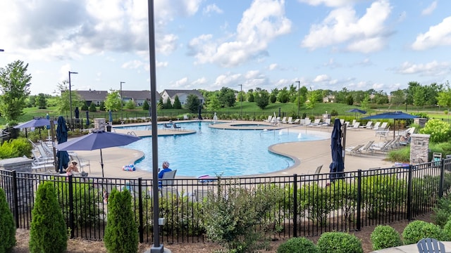 1727 Humphreys Gln, Spring Hill, TN 37174 - community pool featuring a patio area and a jacuzzi