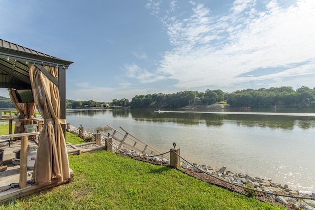 1813 Hardin Bottom River Rd, Clifton, TN 38425