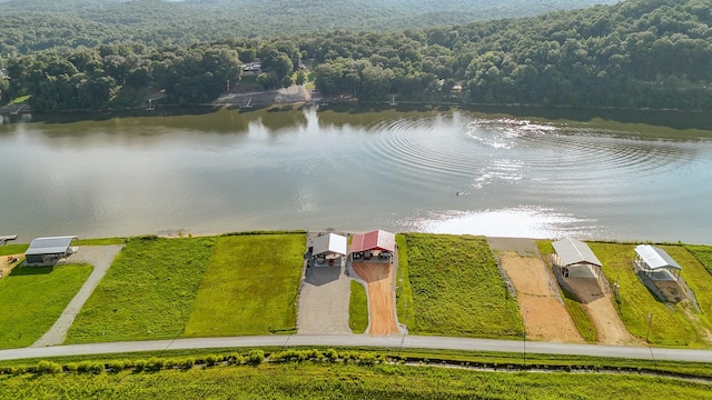 1813 Hardin Bottom River Rd, Clifton, TN 38425