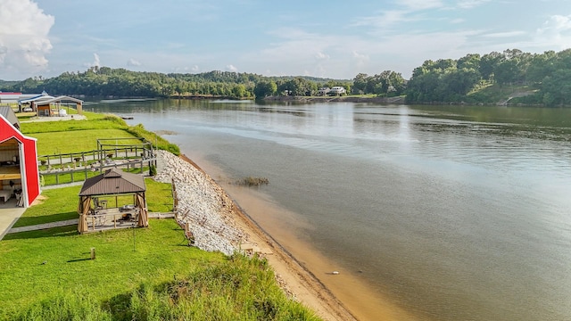 1813 Hardin Bottom River Rd, Clifton, TN 38425