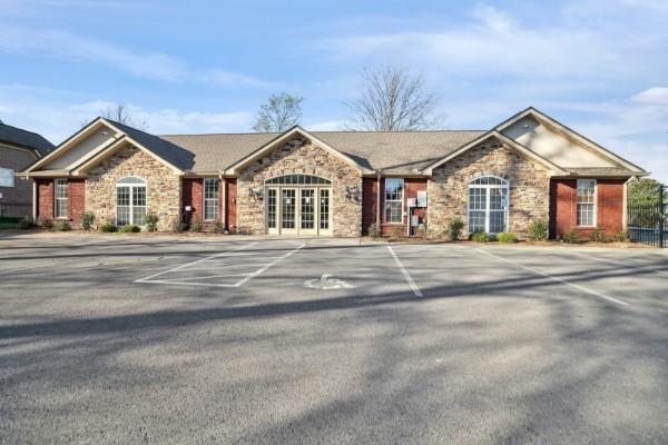 4019 Fremantle Cir, Spring Hill, TN 37174 - single story home with french doors and stone siding
