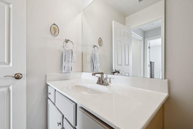 9020 Wenlock Ln, Franklin, TN 37064 - bathroom featuring vanity
