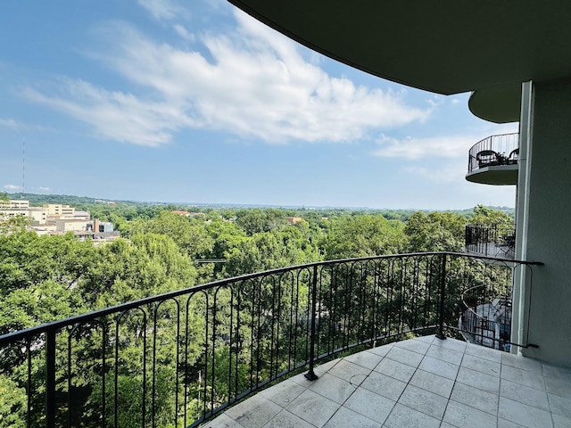 4215 Harding Pike Unit 903, Nashville, TN 37205 - balcony featuring a wooded view