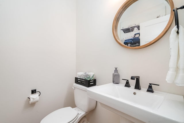 3515 Shellmans Dr, Murfreesboro, TN 37129 - bathroom with toilet and a sink