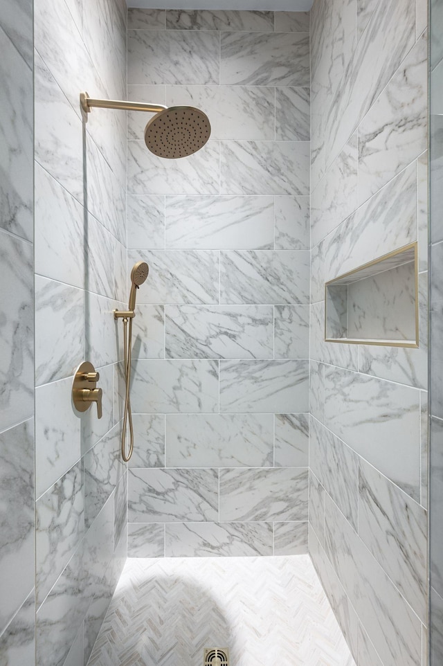 1313 Jewell Ave, Franklin, TN 37064 - full bath with a tile shower