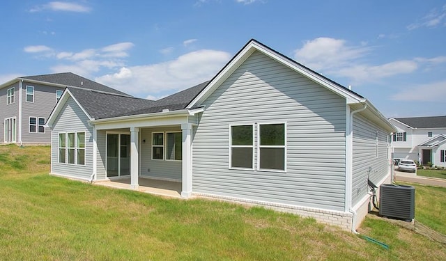 2901 Windstone Trl, Columbia, TN 38401 - rear view of property with a patio and a yard