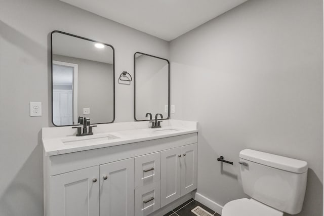 706 Poplar Ave, Murfreesboro, TN 37130 - bathroom with double vanity and tile patterned flooring