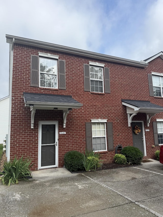 4027 Clinton Ln, Spring Hill, TN 37174 - view of front facade featuring brick siding