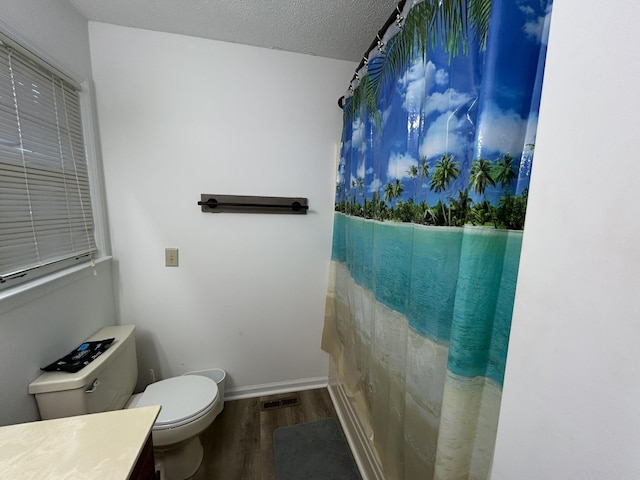 2519 Buckle St, Murfreesboro, TN 37129 - bathroom featuring wood finished floors, vanity, and a shower with curtain