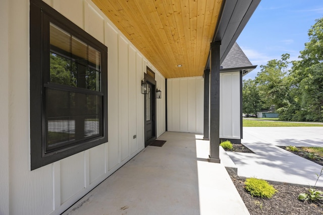 106 5th Ave N, Decherd, TN 37324 - view of covered porch