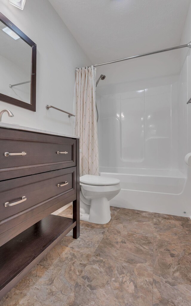 1107 Moreno Ln, Lewisburg, TN 37091 - bathroom featuring vanity and shower / bath combo