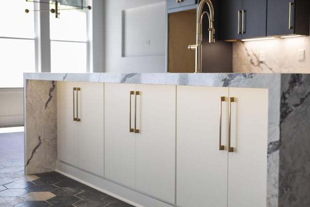 1884 Barnstaple Ln, Brentwood, TN 37027 - kitchen featuring light countertops