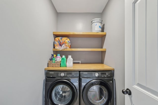 1219 Oak Grove Rd, Dickson, TN 37055 - laundry area featuring washer and clothes dryer