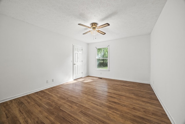 7125 Sutton Pl, Fairview, TN 37062 - spare room featuring a ceiling fan, wood finished floors, and a textured ceiling