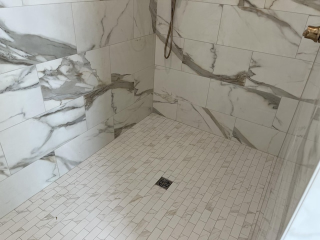 133 Scarsdale Dr S, Hendersonville, TN 37075 - bathroom view of tiled shower