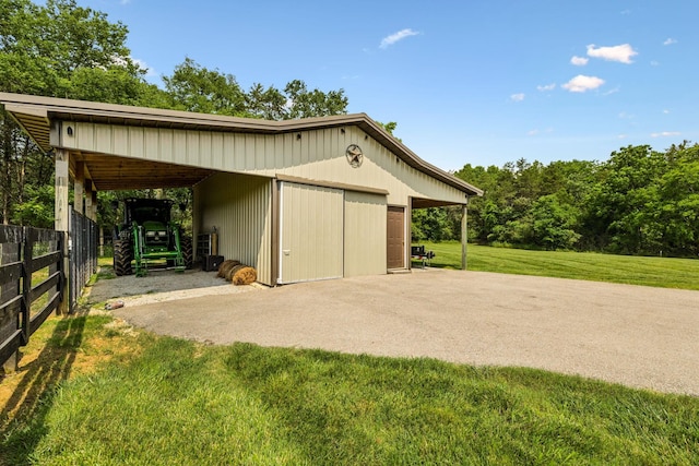 4934 Reynolds Rd, Columbia, TN 38401 - garage featuring a detached garage and driveway