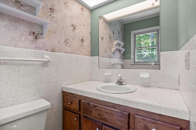 106 Ulcer Hollow Rd, Waverly, TN 37185 - half bathroom featuring toilet and vanity