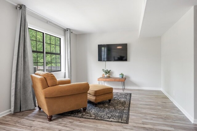 117 Maple Way N, Hendersonville, TN 37075 - living area with wood finished floors
