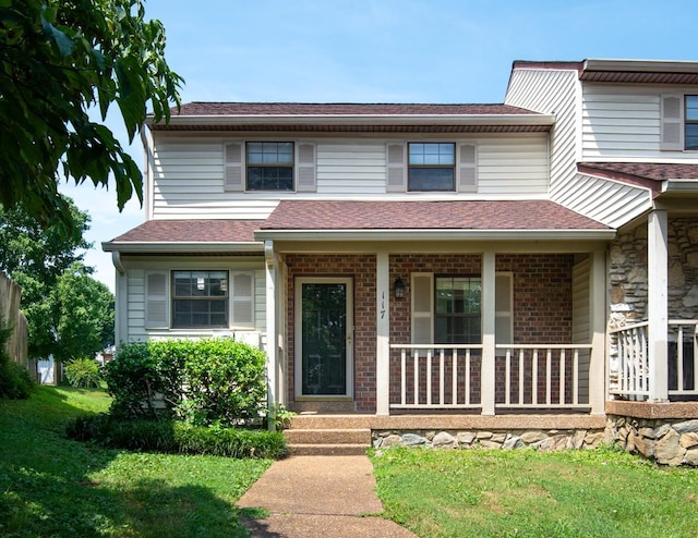 117 Maple Way N, Hendersonville, TN 37075 - view of front of property featuring a porch, a front yard, and roof with shingles