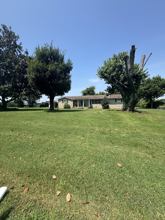 7559 Scottsville Rd, Lafayette, TN 37083 - view of grassy yard