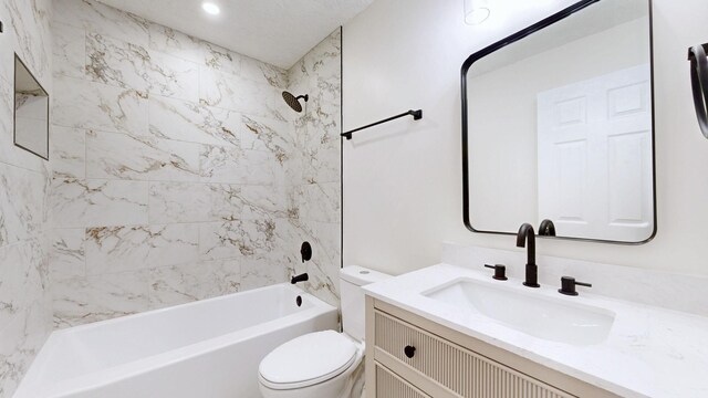 2104 W Richmond Hill Dr, Nashville, TN 37207 - full bathroom featuring vanity and  shower combination