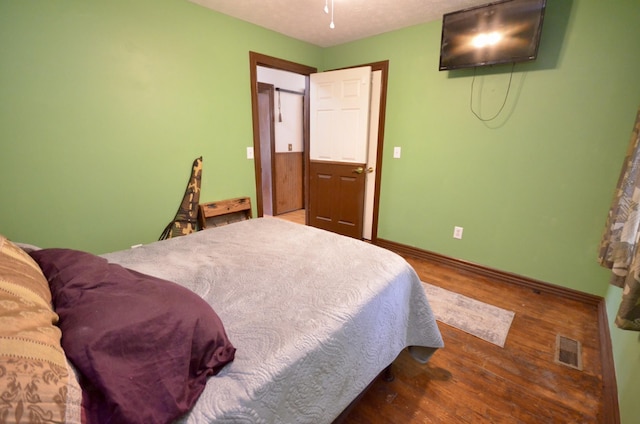 1355 Westfield Rd, Dickson, TN 37055 - bedroom featuring wood finished floors and baseboards