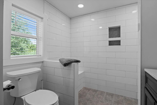 1030 Upper Creek Rd, Vanleer, TN 37181 - full bath featuring healthy amount of natural light, tiled shower, vanity, and recessed lighting