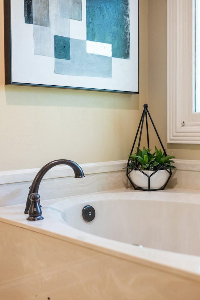 7075 Willowick Dr, Brentwood, TN 37027 - bathroom view of a garden tub
