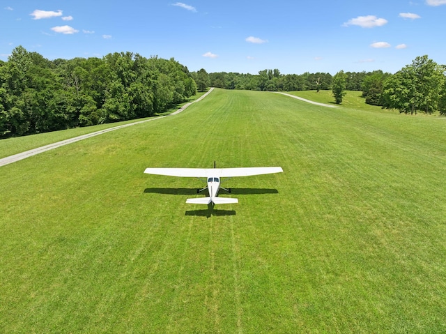 432 Slow Roll Dr, Chapmansboro, TN 37035 - surrounding community with a yard
