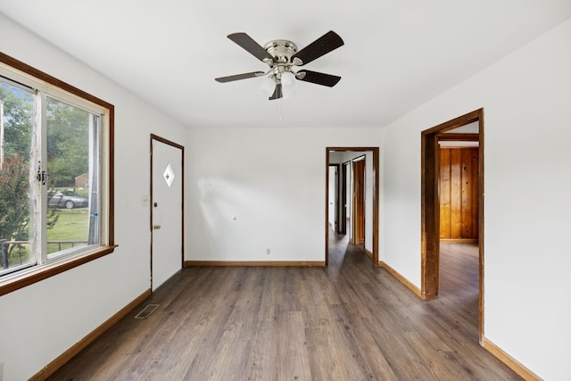 1421 Lakeview Rd, Clarksville, TN 37040 - empty room featuring wood finished floors and a ceiling fan