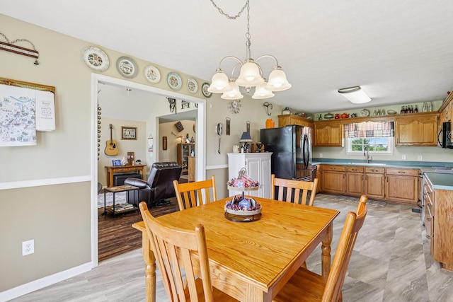 4505 Polaris Dr, Chapel Hill, TN 37034 - dining space featuring a chandelier and baseboards