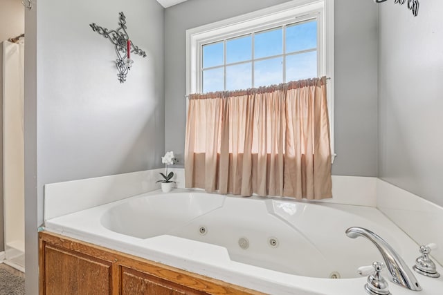 4505 Polaris Dr, Chapel Hill, TN 37034 - full bath with a jetted tub