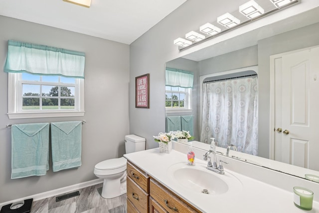 4505 Polaris Dr, Chapel Hill, TN 37034 - full bath with vanity and a shower with shower curtain