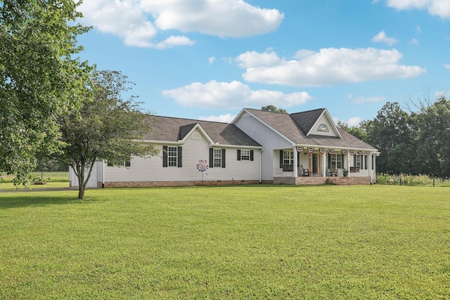 4505 Polaris Dr, Chapel Hill, TN 37034 - view of front of home featuring crawl space, a porch, a front yard, and roof with shingles
