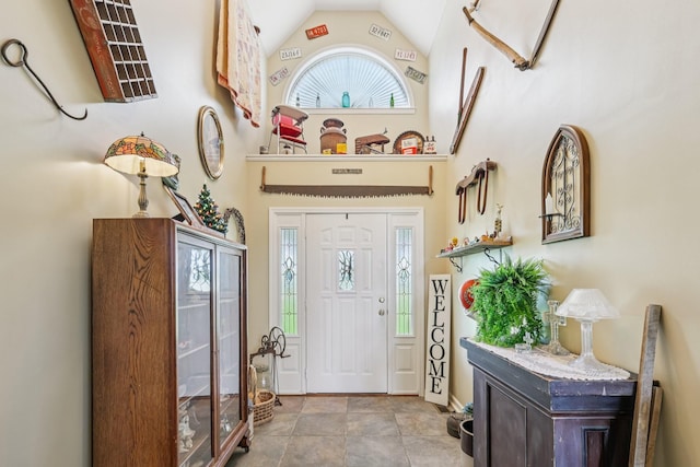 4505 Polaris Dr, Chapel Hill, TN 37034 - foyer with high vaulted ceiling
