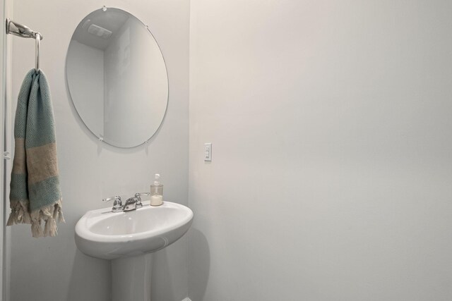 830 Long Leaf Rd, Lebanon, TN 37087 - bathroom with a sink