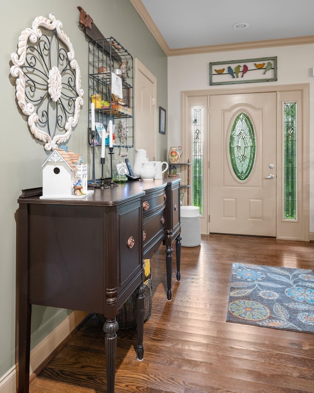 116 Sherrolyn Ct, Burns, TN 37029 - foyer entrance with crown molding and wood finished floors