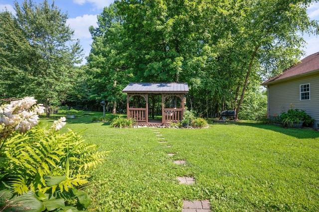 116 Sherrolyn Ct, Burns, TN 37029 - view of grassy yard with a gazebo