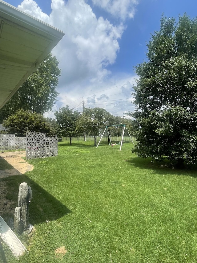 1212 Poplar Dr, Lawrenceburg, TN 38464 - view of yard with a playground