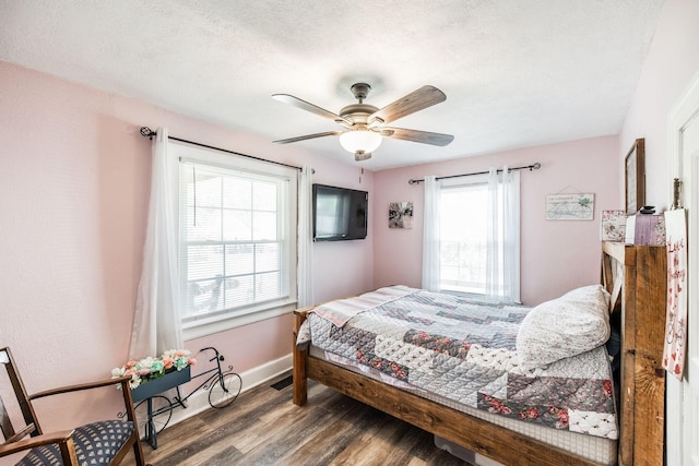 305 Bryant St, Watertown, TN 37184 - bedroom featuring wood finished floors, a textured ceiling, and ceiling fan
