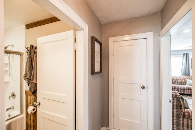 305 Bryant St, Watertown, TN 37184 - hall featuring a textured ceiling