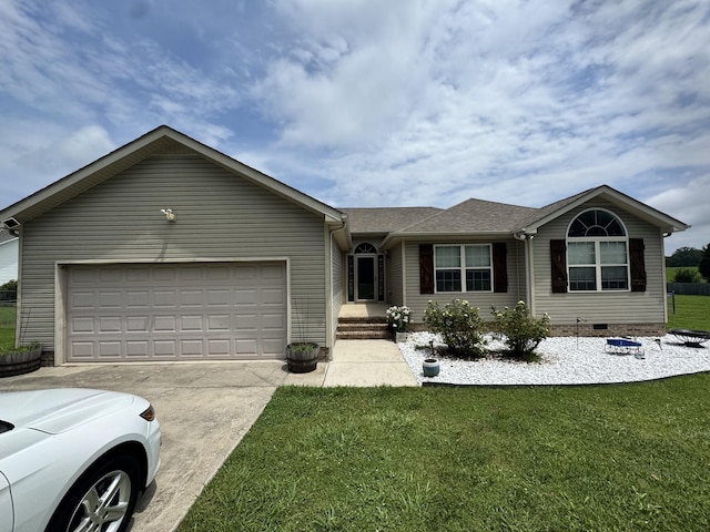 168 Overlook Cir, Tullahoma, TN 37388 - ranch-style house featuring driveway, a garage, a front yard, crawl space, and roof with shingles