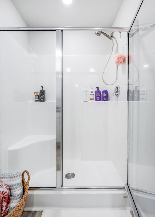 124 Nunally Dr, Baxter, TN 38544 - bathroom featuring a stall shower