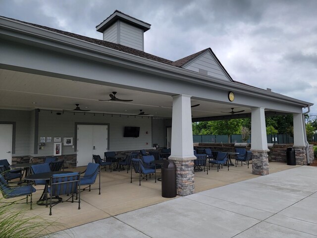 141 Tipton Pass, Spring Hill, TN 37174 - view of patio / terrace with outdoor dining area and a ceiling fan