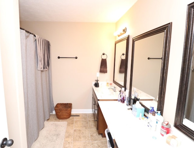 120 Mai Ridge Ln, Lafayette, TN 37083 - bathroom with double vanity and curtained shower